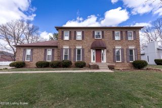 10417 Scarlet Oak Ct, Louisville, KY 40241