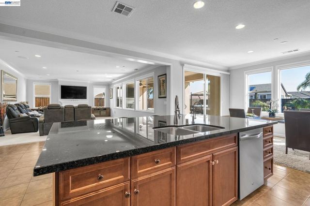 4061 Sarasta Bay Dr, Pittsburg, CA 94565