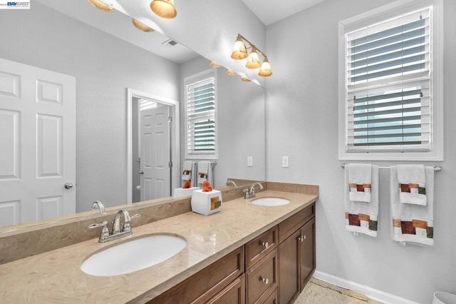 4061 Sarasta Bay Dr, Pittsburg, CA 94565
