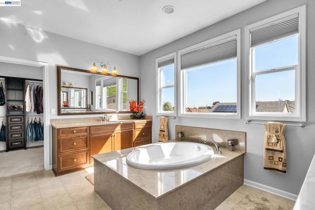 4061 Sarasta Bay Dr, Pittsburg, CA 94565