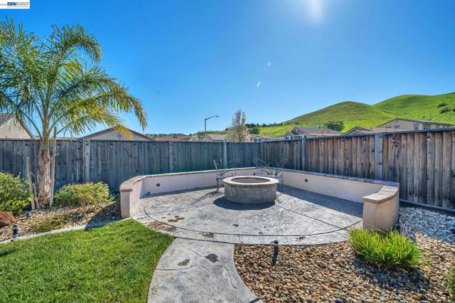 4061 Sarasta Bay Dr, Pittsburg, CA 94565