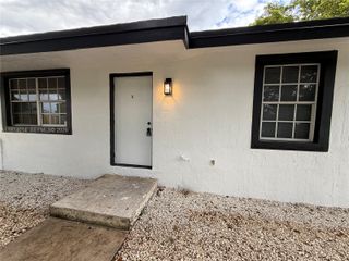 617 NW 3rd Ave A, Hallandale Beach, FL 33009