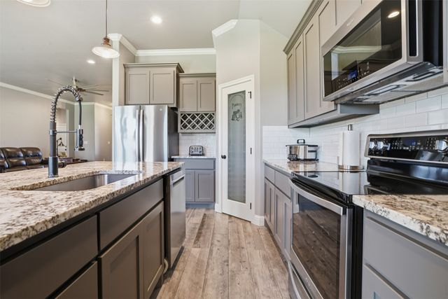 5007 Terlingua Drive, Granbury, TX 76048
