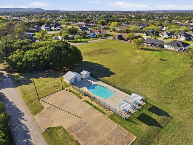 5007 Terlingua Drive, Granbury, TX 76048
