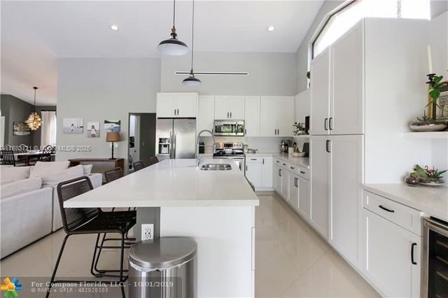 12180 NW 2nd St, Coral Springs, FL 33071