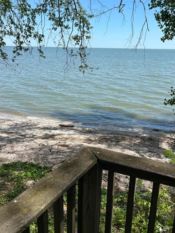 13698 Laplaisance Road, Monroe, MI 48161
