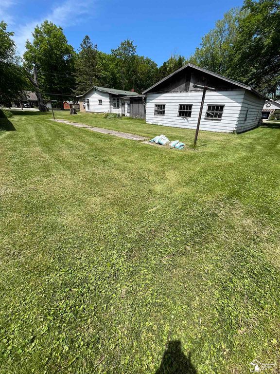 13698 Laplaisance Road, Monroe, MI 48161