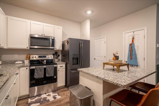 702 Dallas Dr, Columbia, TN 38401