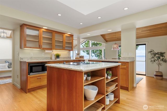 211 Montgomery Lane, Port Ludlow, WA 98365