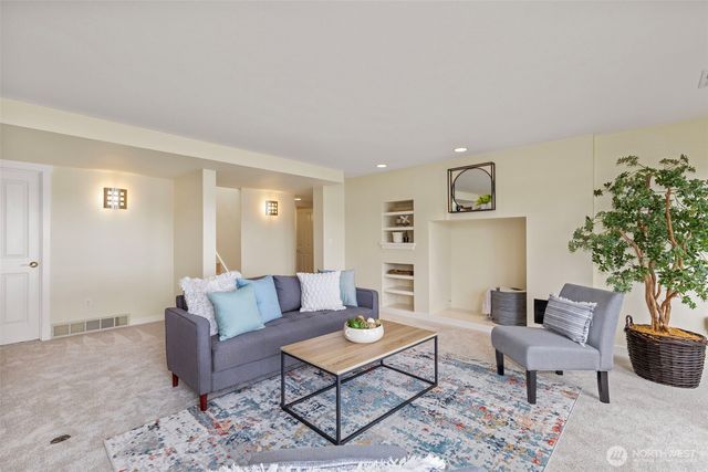 211 Montgomery Lane, Port Ludlow, WA 98365