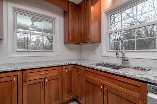 10714 W BROME RD, Rocheport, MO 65279