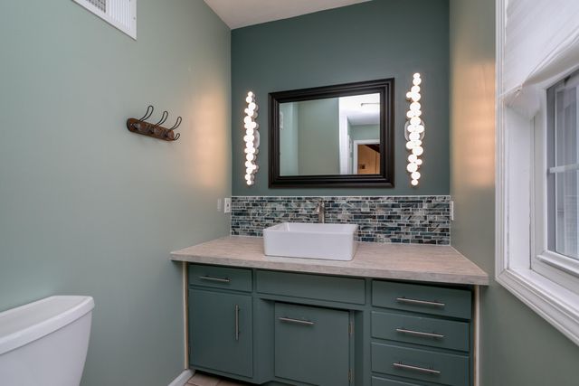 10714 W BROME RD, Rocheport, MO 65279