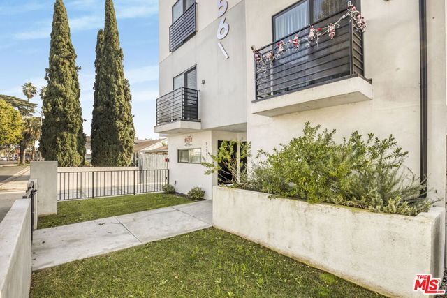 5456 Barton Avenue, Los Angeles, CA 90038