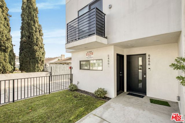 5456 Barton Avenue, Los Angeles, CA 90038