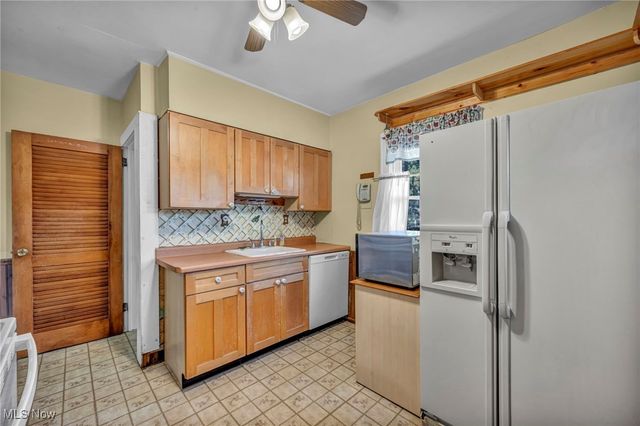 3707 Freehold Avenue, Parma, OH 44134