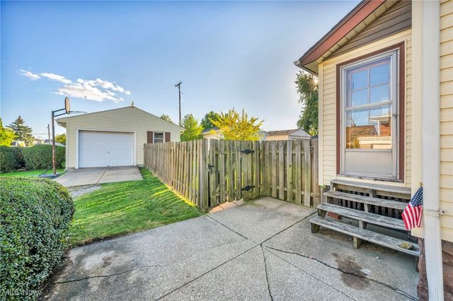 3707 Freehold Avenue, Parma, OH 44134