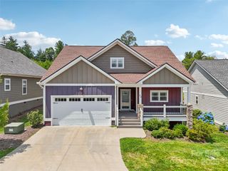 64 Leyland Circle, Hendersonville, NC 28792