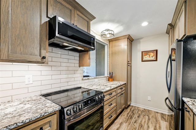 400 Hi There 101, Horseshoe Bay, TX 78657