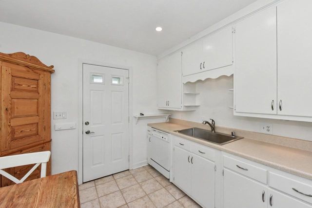 W165N8607 Dardis AVENUE, Menomonee Falls, WI 53051