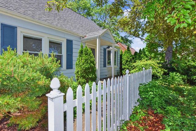 W165N8607 Dardis AVENUE, Menomonee Falls, WI 53051
