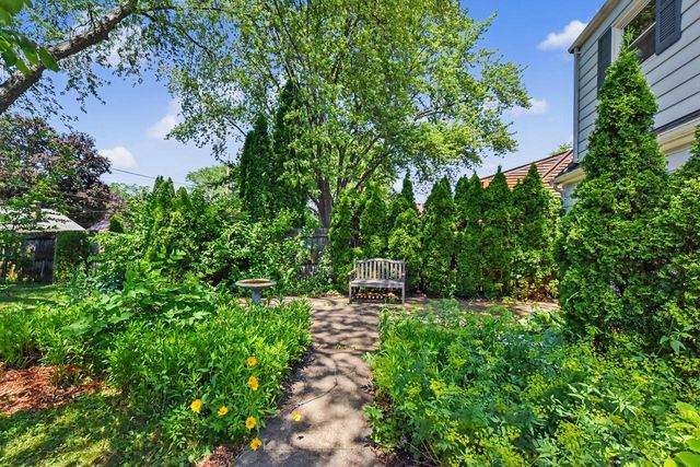 W165N8607 Dardis AVENUE, Menomonee Falls, WI 53051