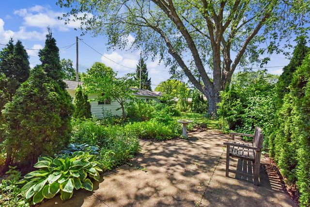 W165N8607 Dardis AVENUE, Menomonee Falls, WI 53051