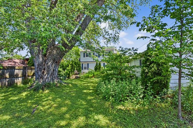 W165N8607 Dardis AVENUE, Menomonee Falls, WI 53051