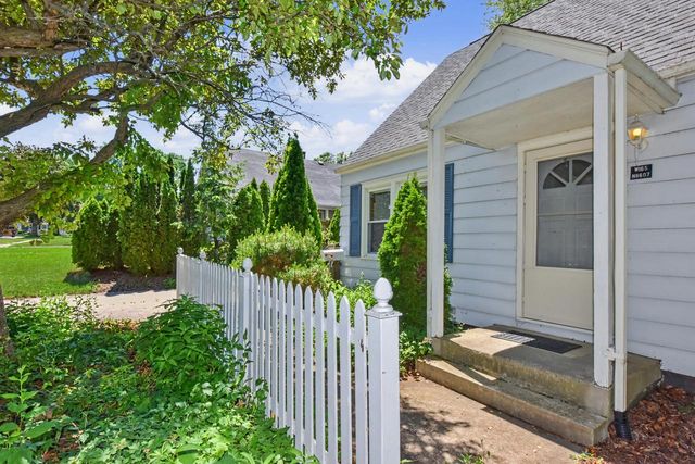 W165N8607 Dardis AVENUE, Menomonee Falls, WI 53051