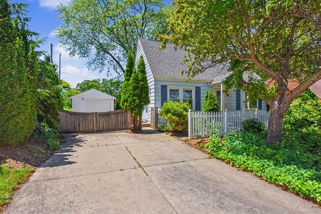 W165N8607 Dardis AVENUE, Menomonee Falls, WI 53051