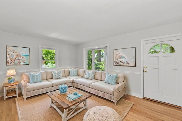 W165N8607 Dardis AVENUE, Menomonee Falls, WI 53051