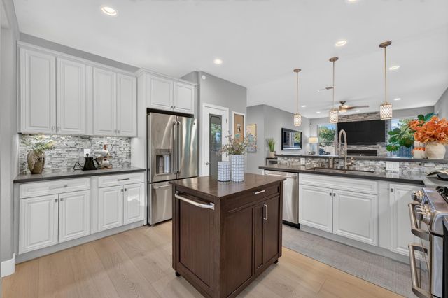120 Waterboro Sqr, Folsom, CA 95630