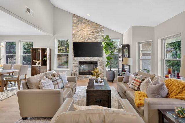 120 Waterboro Sqr, Folsom, CA 95630