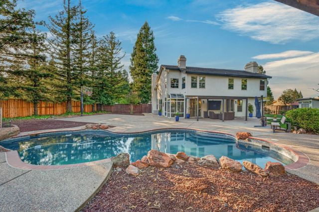 120 Waterboro Sqr, Folsom, CA 95630