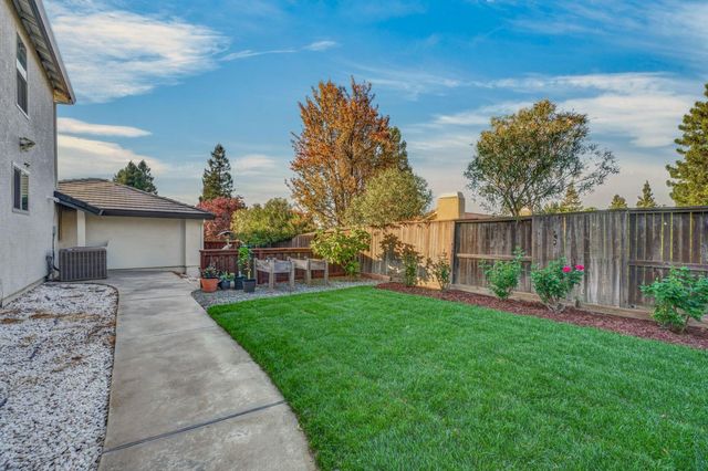 120 Waterboro Sqr, Folsom, CA 95630