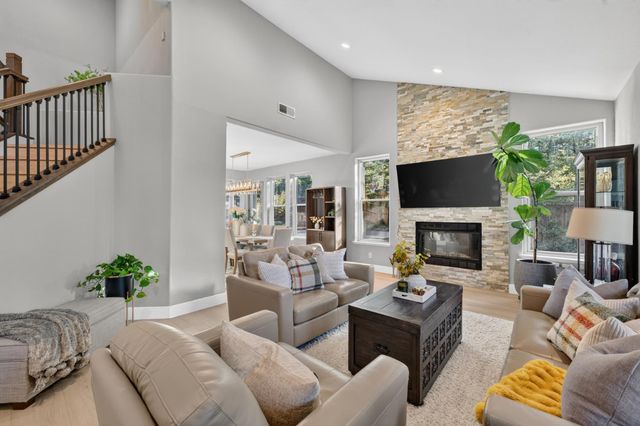 120 Waterboro Sqr, Folsom, CA 95630