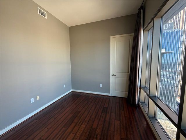 565 Peachtree Street NE 1811, Atlanta, GA 30308