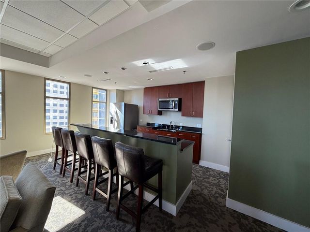 565 Peachtree Street NE 1811, Atlanta, GA 30308