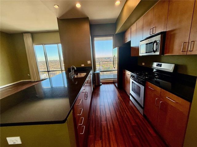 565 Peachtree Street NE 1811, Atlanta, GA 30308