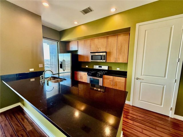 565 Peachtree Street NE 1811, Atlanta, GA 30308