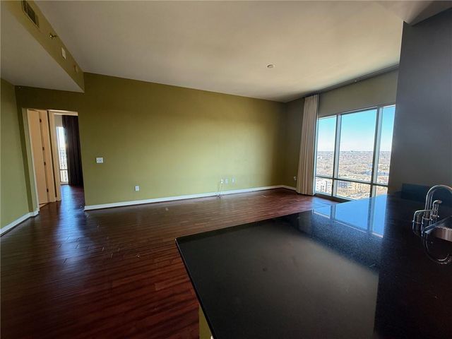 565 Peachtree Street NE 1811, Atlanta, GA 30308