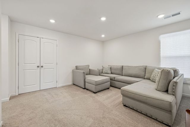 5030 Lawler Ln, Old Hickory, TN 37138