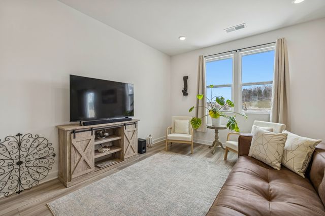 5030 Lawler Ln, Old Hickory, TN 37138