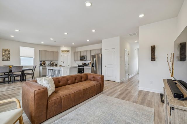 5030 Lawler Ln, Old Hickory, TN 37138