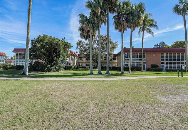 16 Vista Palm Lane 106, Vero Beach, FL 32962