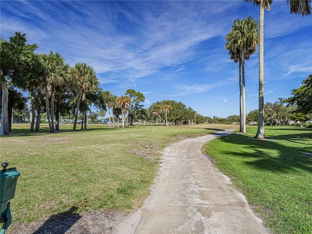 16 Vista Palm Lane 106, Vero Beach, FL 32962