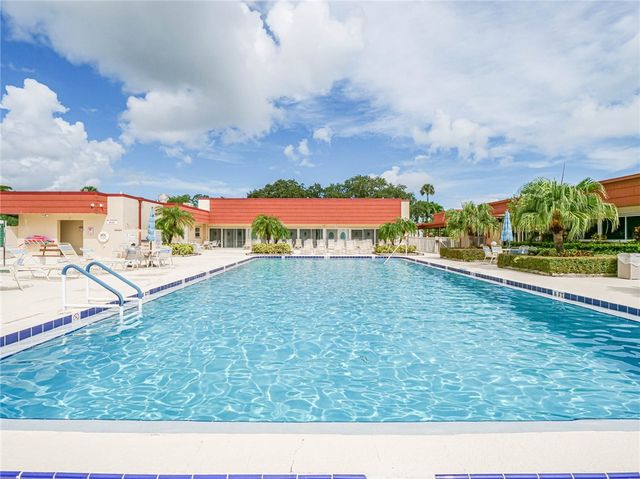 16 Vista Palm Lane 106, Vero Beach, FL 32962