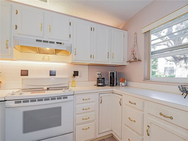 16 Vista Palm Lane 106, Vero Beach, FL 32962