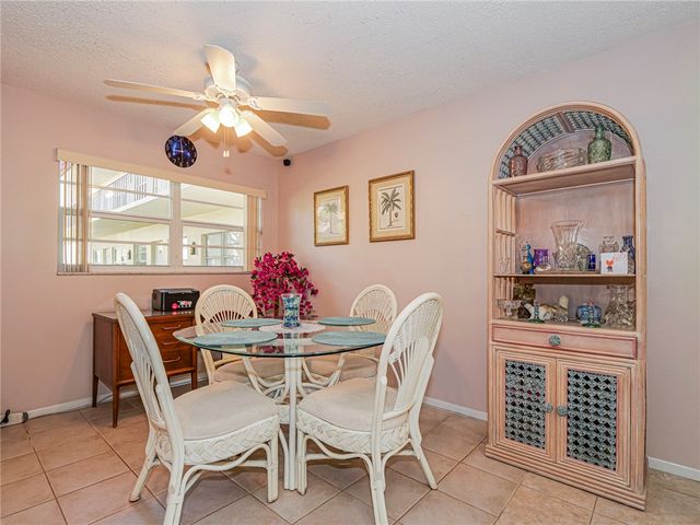 16 Vista Palm Lane 106, Vero Beach, FL 32962