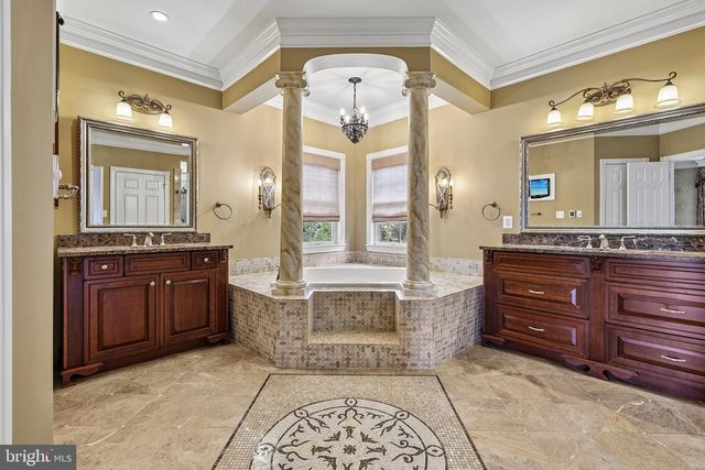 19879 MELLON CIR, Ashburn, VA 20147