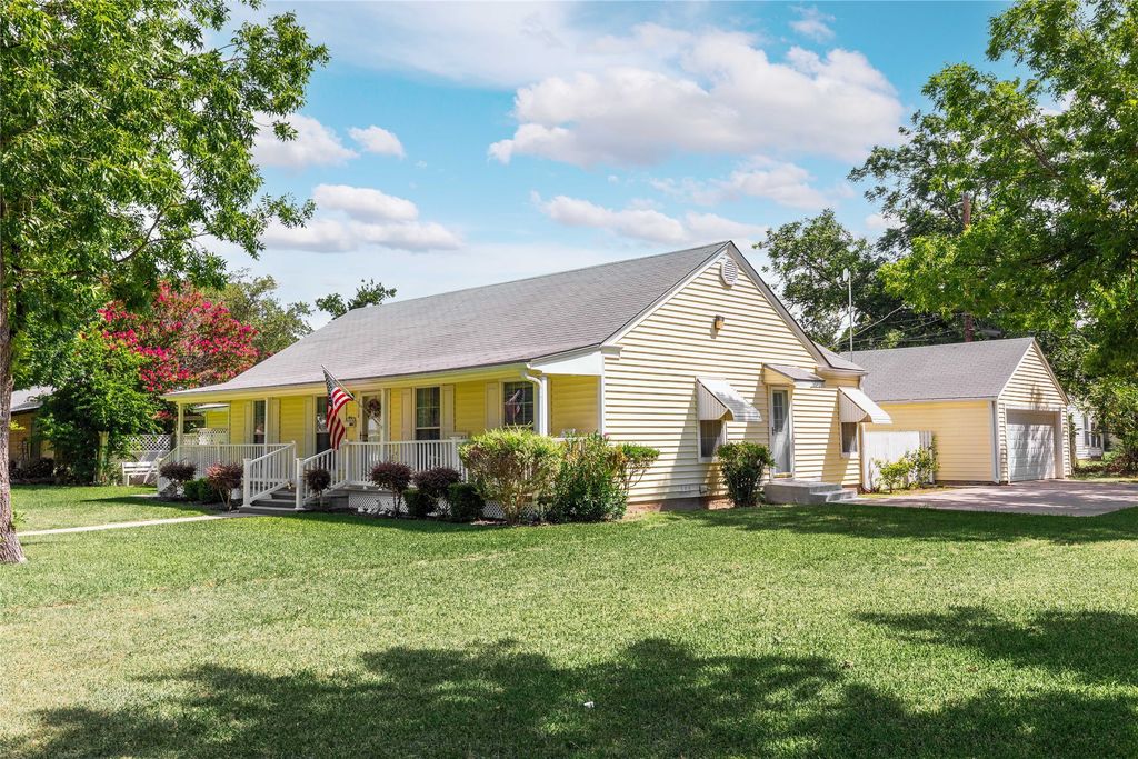 2308 Dartmore Street, Brownwood, TX 76801